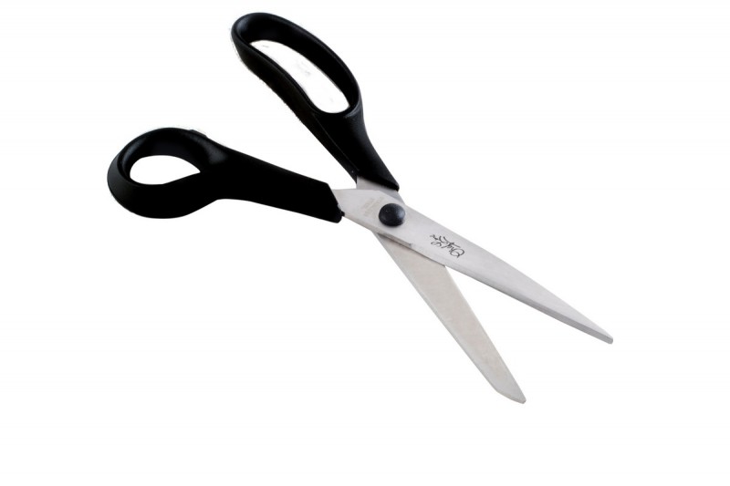 TESOURA MULTIUSO INOX 7" PRETA